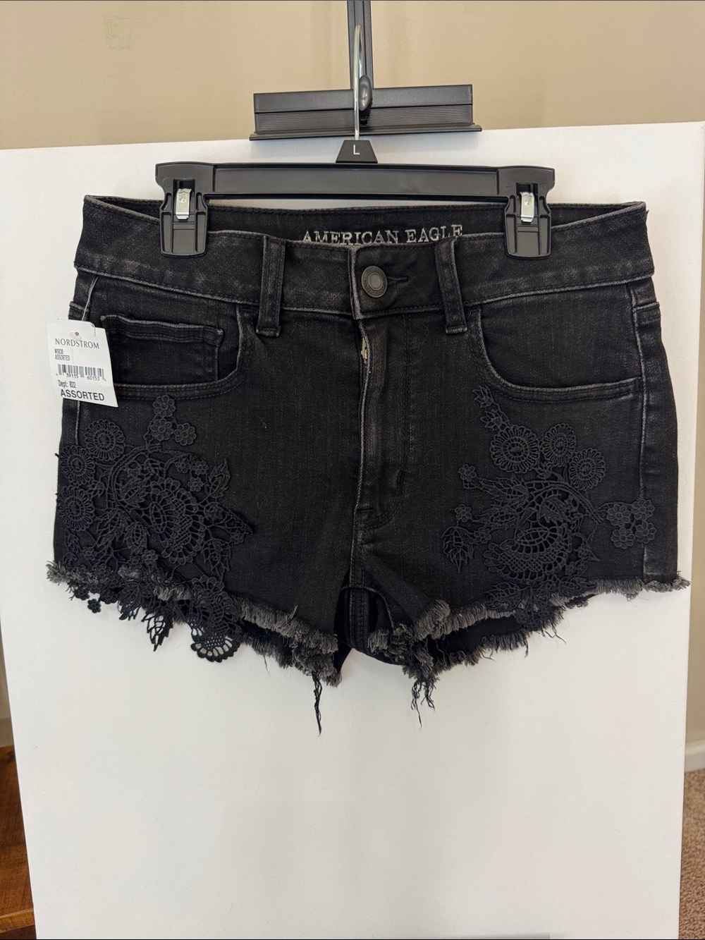 NWT American Eagle Outfitters Black Denim Lace-Applique Frayed Shorts Size 6